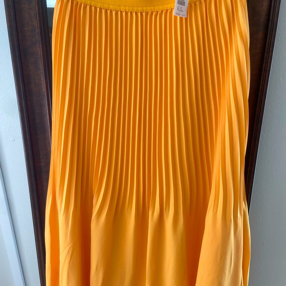NWT J crew pleated midi skirt!